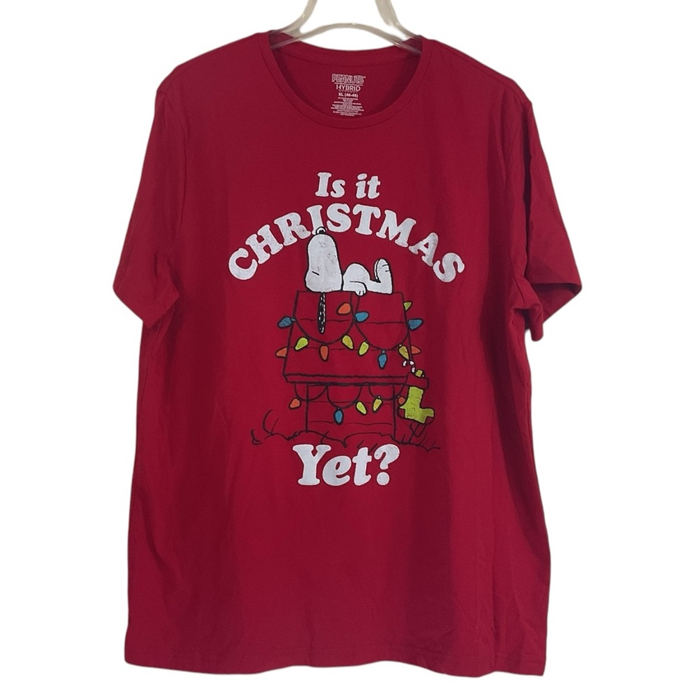 Peanuts Hybrid Snoopy "Is It Christmas Yet?" Short Sleeve T-shirt Size XL 46-48